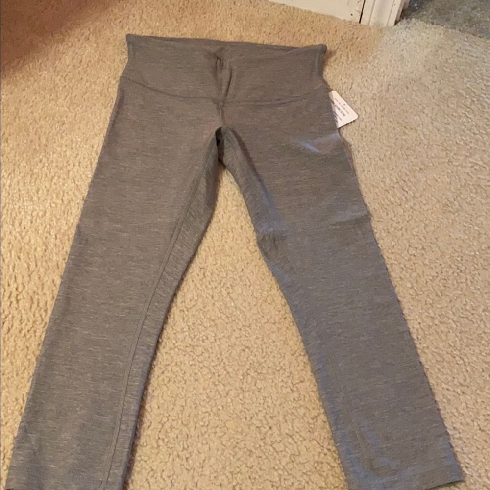 LuluLemon Wunder Under Crop Leggings